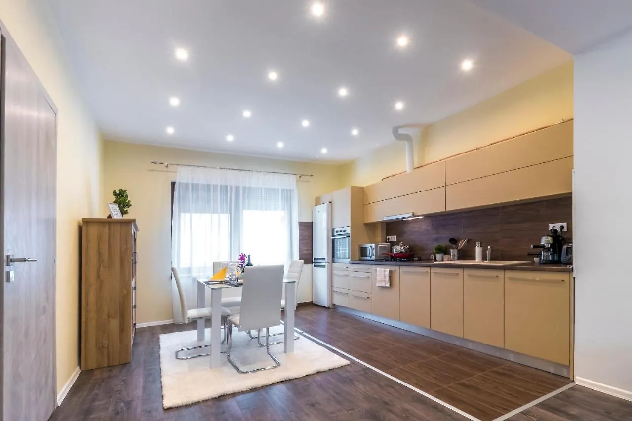 Spotlight Apartmanház Apartman Szeged